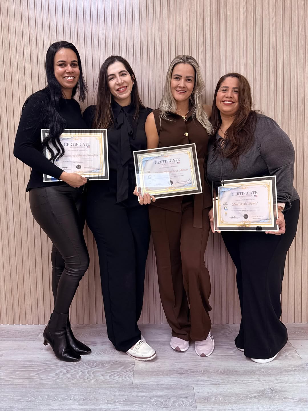 Alunas certificadas no curso de Design de Sobrancelhas 2026